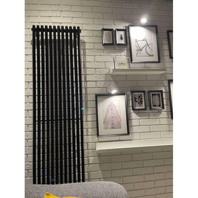 Дизайнерський вертикальний радіатор Praktikum 1800×463, нижнє підк.