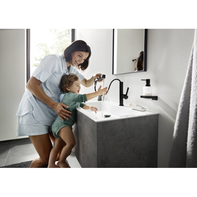 Змішувач hansgrohe Finoris 76063700 з висувним душем, 2 типи струменя та зливним гарнітуром push-open, білий матовий