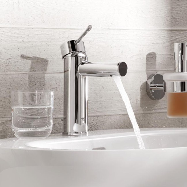Grohe Essence Смеситель однорычажный для раковины S-Size (32898001)