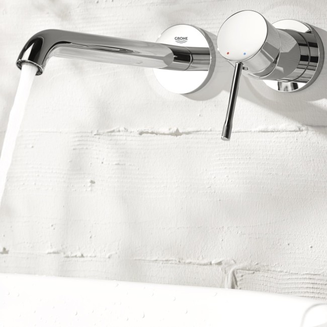 Grohe Essence Смеситель для раковины на два отверстия M-Size (19408001)