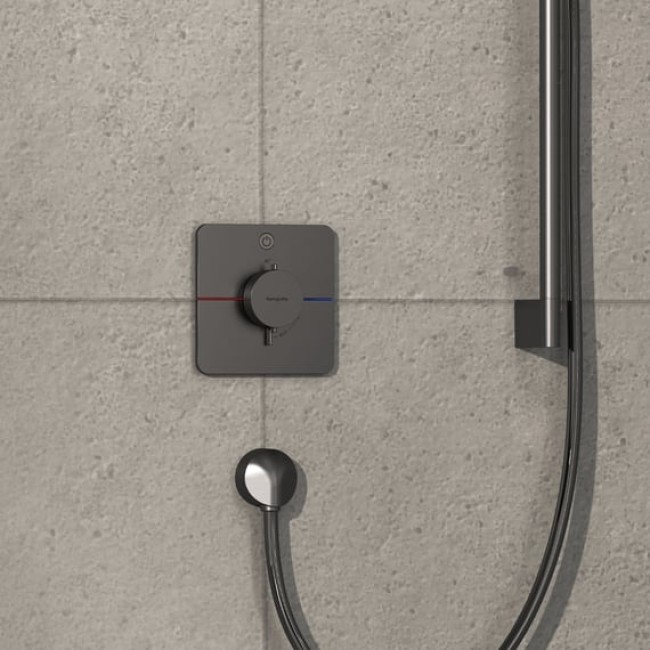 Термостат hansgrohe ShowerSelect Comfort Q для душа 15581340 черный матовый хром