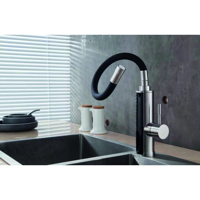 Водонагреватель 3,3 kW проточный, нержавеющая сталь, с индикатором температуры, рефлекторный излив, на мойку MIXXUS Electra 470-EF (цвет черный) (MX0773)